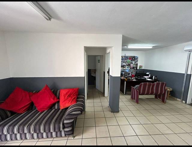 486M² WAREHOUSE TO LET IN SPARTAN